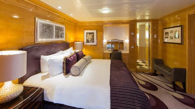 Concierge Royal Suite with Verandah Image 7