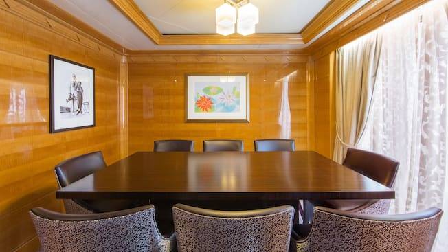 Concierge Royal Suite with Verandah Image 4