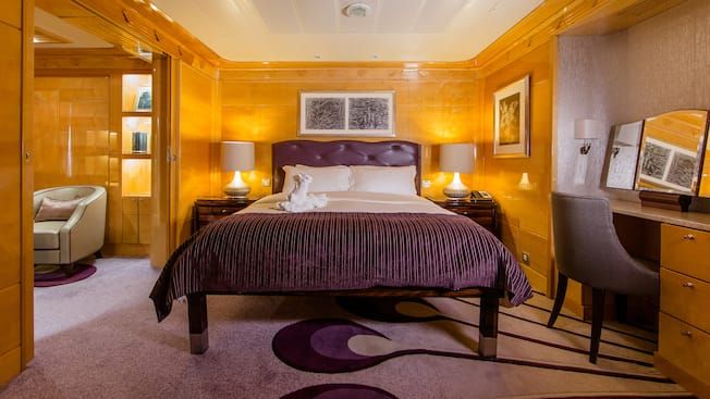 Concierge Royal Suite with Verandah Image 6