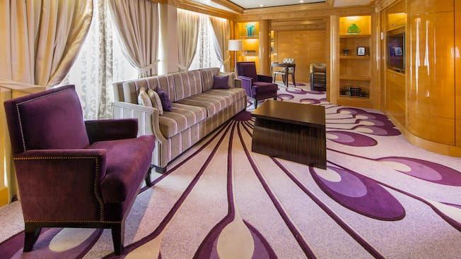 Concierge Royal Suite with Verandah Image 9