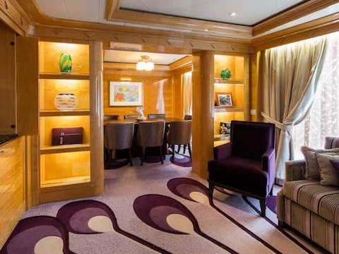 Concierge Royal Suite with Verandah Image 3