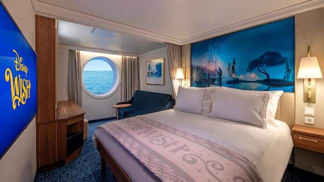 Deluxe Oceanview Stateroom Image 1