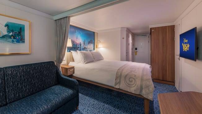 Deluxe Oceanview Stateroom Image 3