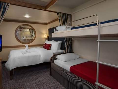 Deluxe Inside Stateroom Image 6