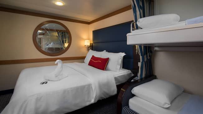 Deluxe Inside Stateroom Image 5