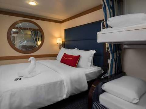 Deluxe Inside Stateroom Image 5