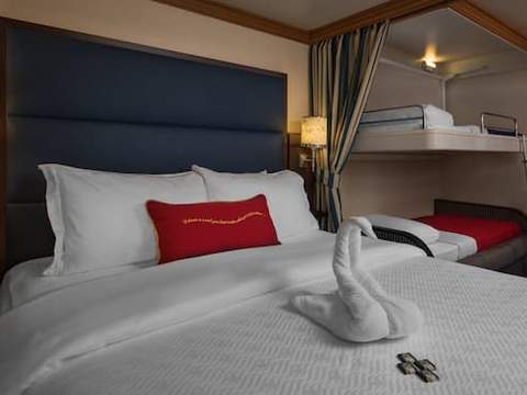 Deluxe Inside Stateroom Image 4