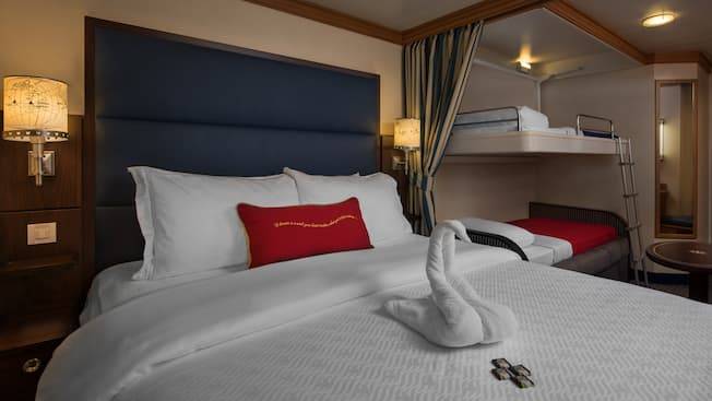 Deluxe Inside Stateroom Image 4