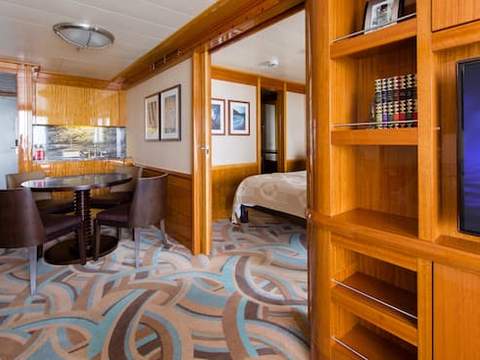 Concierge 1-Bedroom Suite with Verandah Image 3 Concierge 1-Bedroom Suite with Verandah Image 3