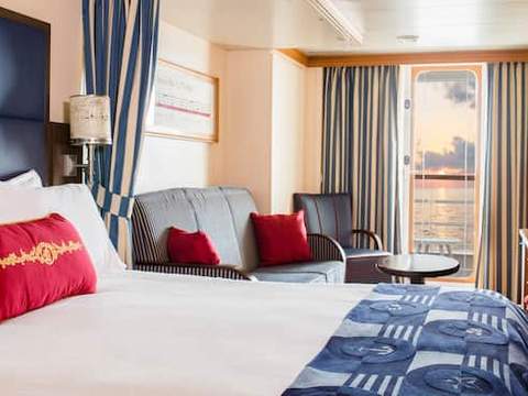 Deluxe Family Oceanview Stateroom with Verandah Image 5