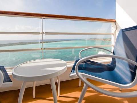 Deluxe Oceanview Stateroom with Verandah Image 6