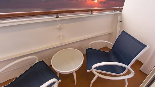 Deluxe Oceanview Stateroom with White Wall Verandah — Accessible Image 4
