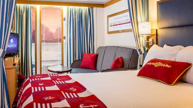 Deluxe Oceanview Stateroom with White Wall Verandah — Accessible Image 1