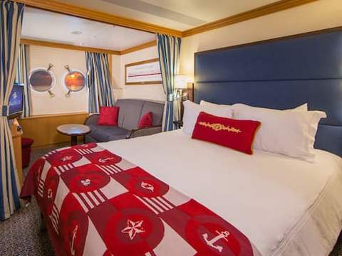 Deluxe Oceanview Stateroom Image 1