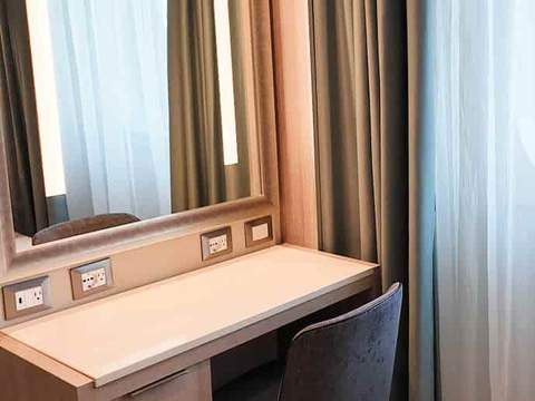 Holland America Ocean-view — stateroom Holland America Ocean-view — stateroom