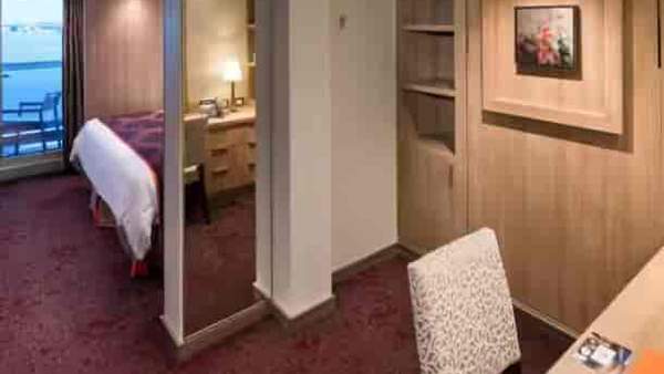 Holland America Signature Suite — suite