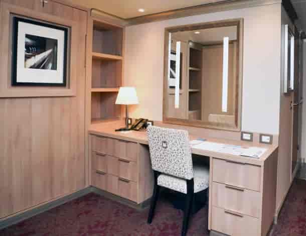 Holland America Signature Suite — suite