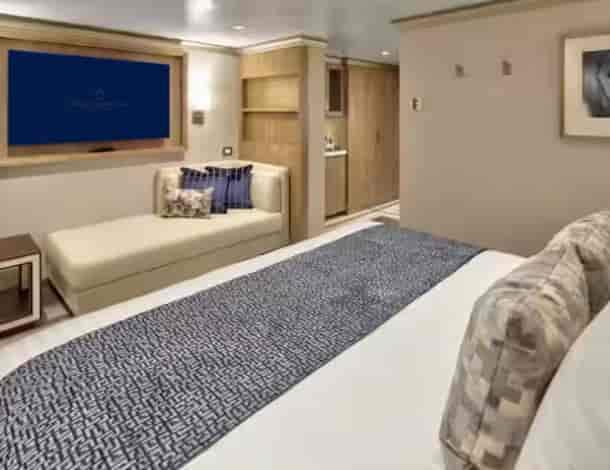 Holland America Signature Suite — suite