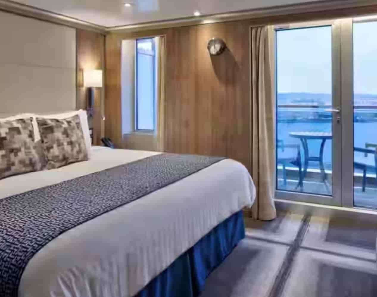 Holland America Signature Suite — suite