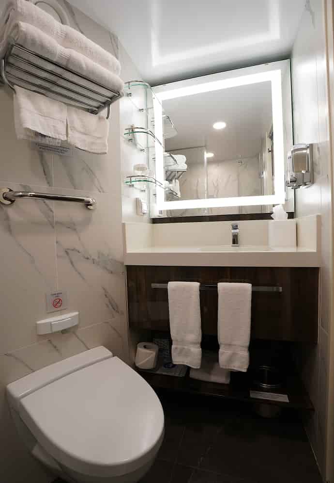 Holland America Verandah — bathroom