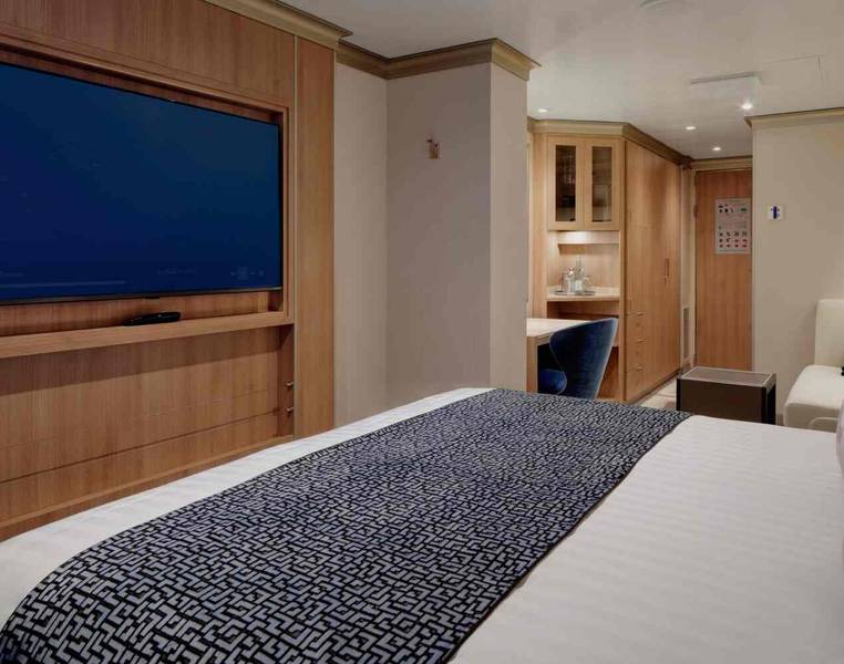 Holland America Vista Suite — suite