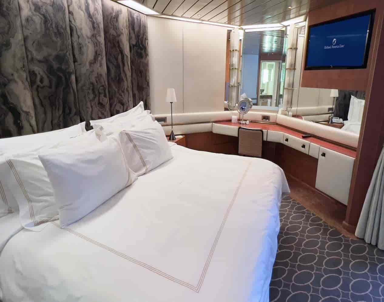 Holland America Pinnacle Suite — suite