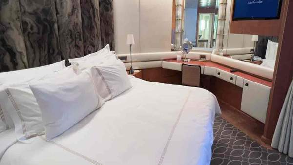 Holland America Pinnacle Suite — suite Holland America Pinnacle Suite — suite