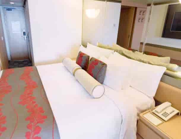 Holland America Vista Suite — suite