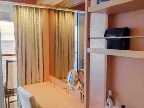 Holland America Vista Suite — sitting area