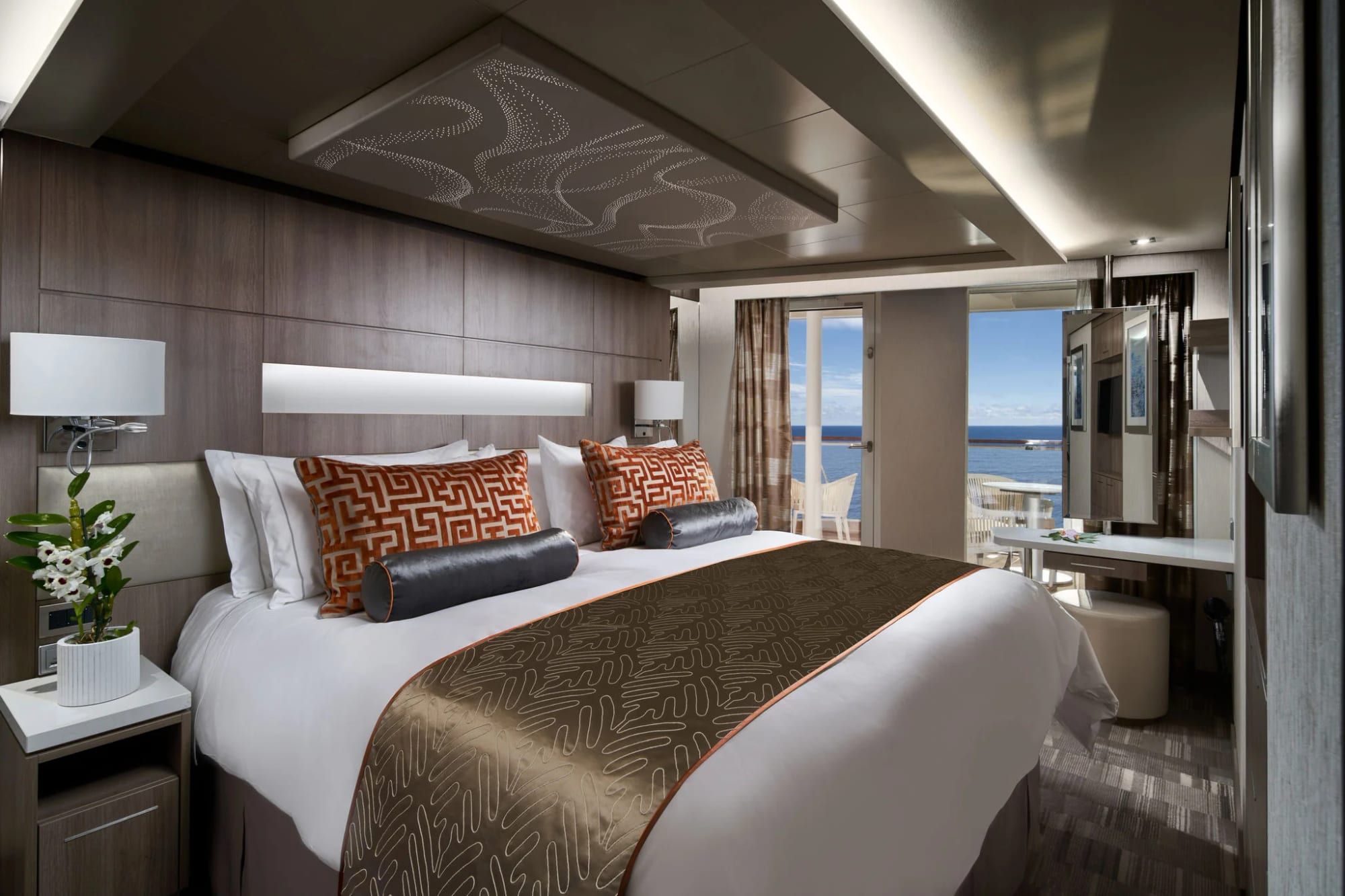 Norwegian Encore The Haven Aft-Facing Penthouse with Large Balcony (HB) bedroom