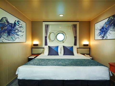 Representative photo: Norwegian Jewel Solo Oceanview cabin
