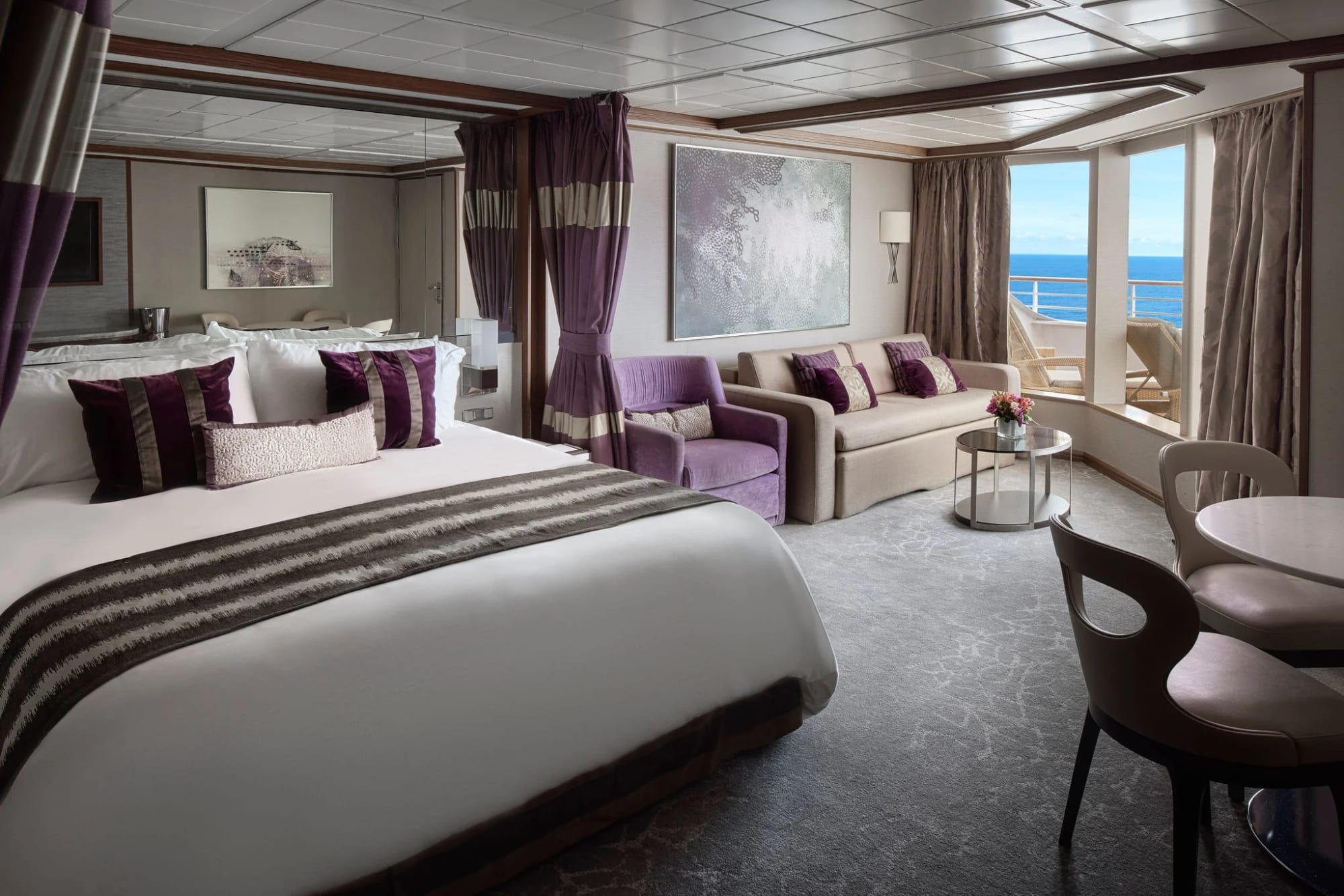 Norwegian Jewel Forward-Facing Deluxe Penthouse with Large Balcony (SD) bedroom