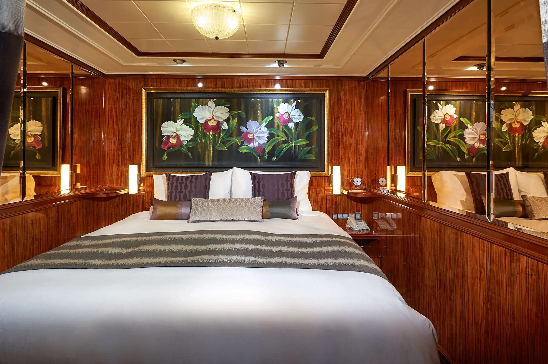 Norwegian Gem 2-Bedroom Deluxe Family Suite with Balcony (S4) bedroom, photo 1 of 2