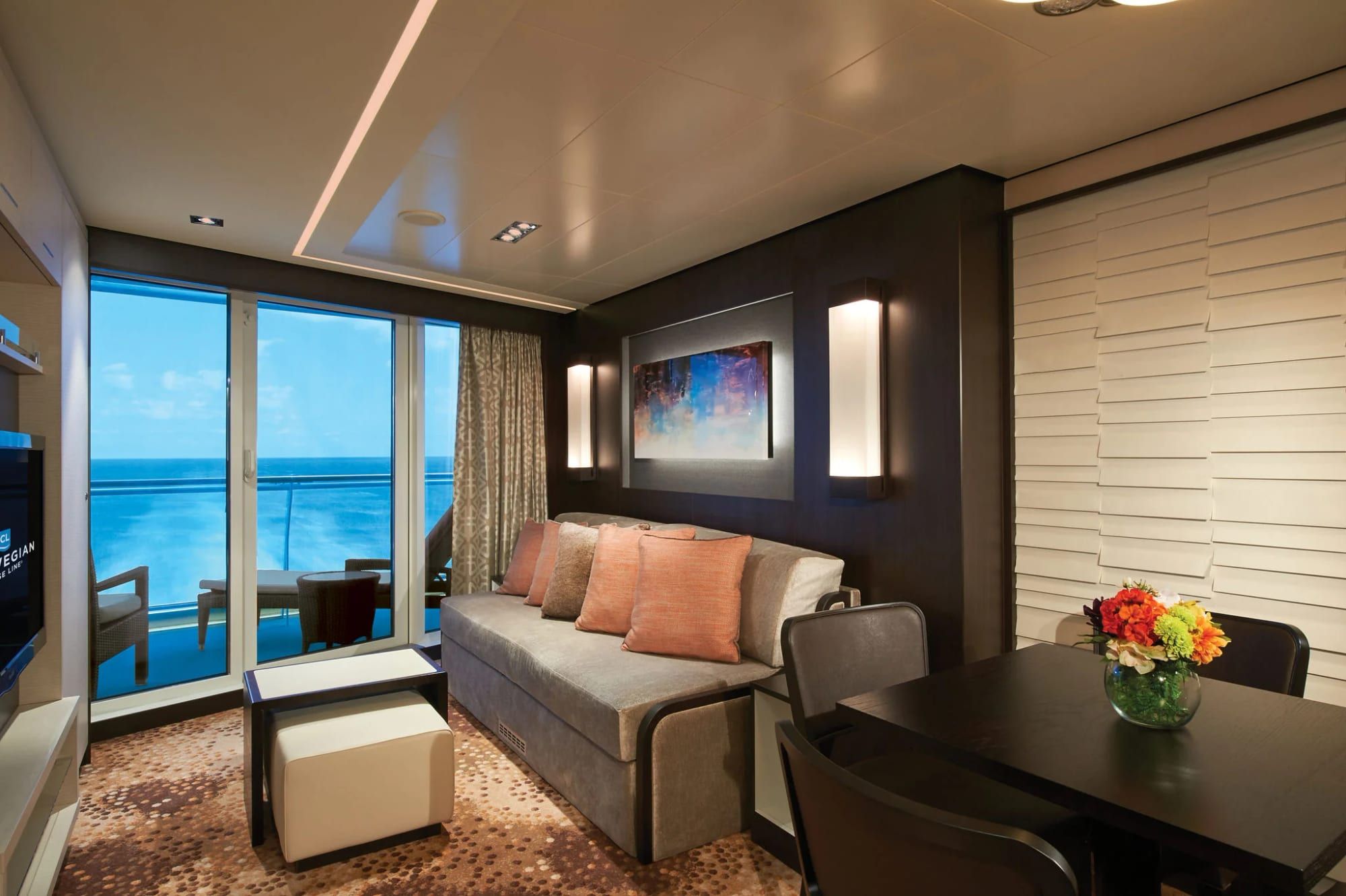 Norwegian Escape The Haven Aft-Facing Penthouse with Master Bedroom & Balcony (HA) living area, photo 1 of 2