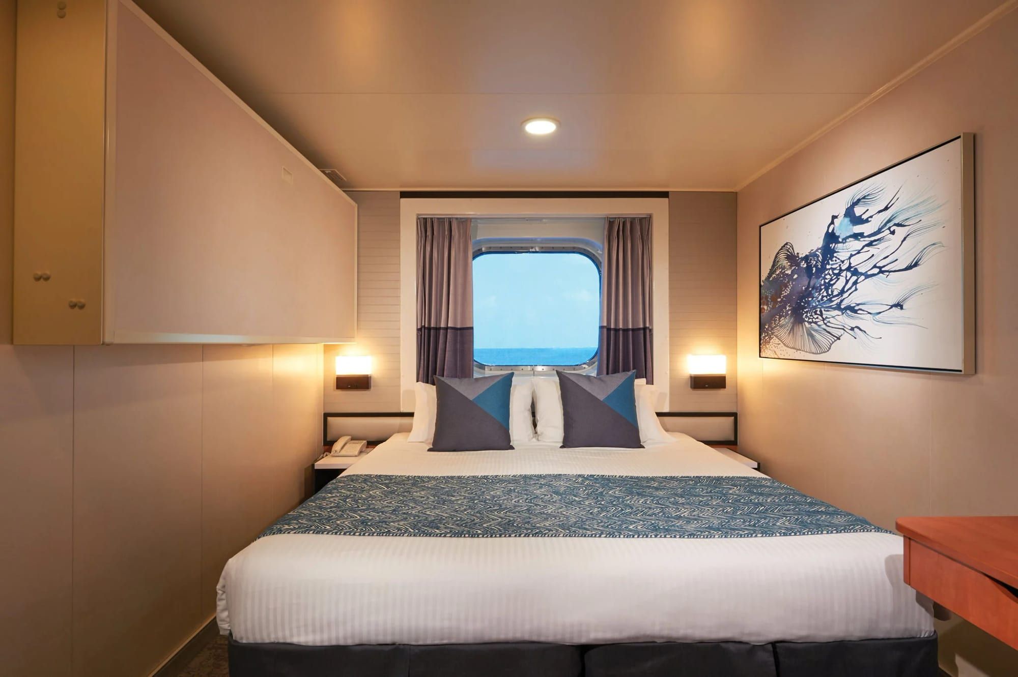 Norwegian Gem Oceanview with Picture Window (OA) cabin