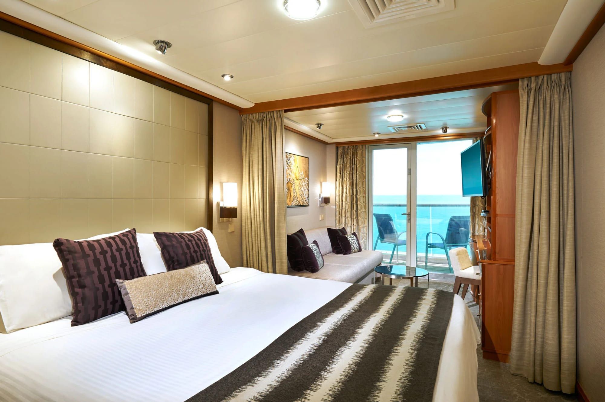 Norwegian Sun Aft-Facing Club Balcony Suite (M1) cabin, photo 1 of 2