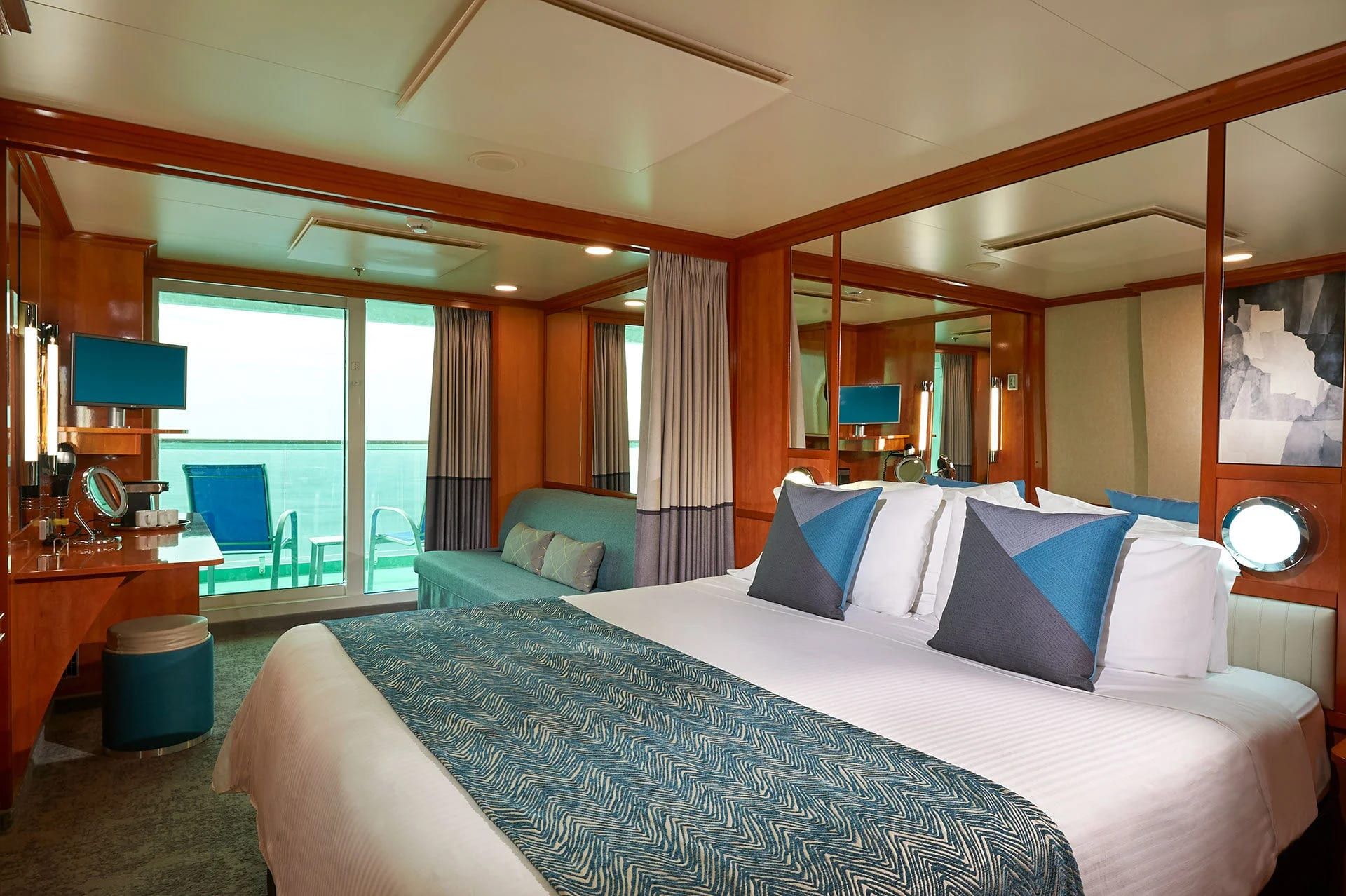 Norwegian Gem Club Balcony Suite (MB) cabin, photo 1 of 2