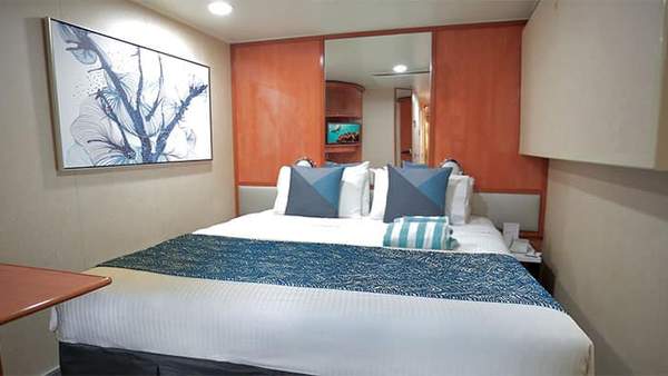 Norwegian Gem Family Inside (I4) cabin