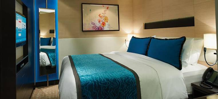 Norwegian Getaway The Haven Aft-Facing Penthouse with Master Bedroom & Large Balcony (H7) bedroom
