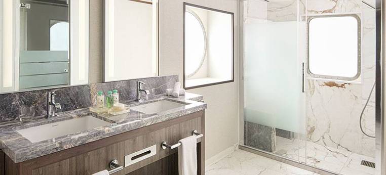 Norwegian Haven Deluxe Owners Suite Balcony Cabin Category