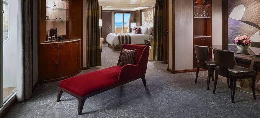Norwegian Jewel The Haven Owner's Suite with Large Balcony (H4) living area
