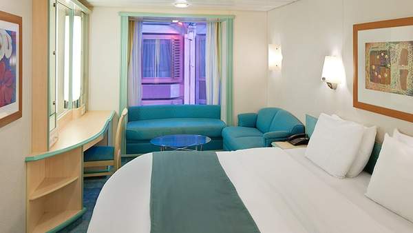 Adventure of the Seas Promenade View Interior (2T) cabin, photo 1 of 3