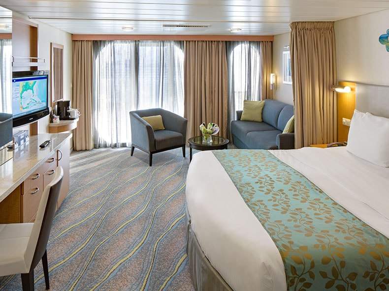Allure of the Seas Junior Suite (J3) cabin, photo 1 of 5