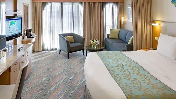 Allure of the Seas Junior Suite (J3) cabin, photo 1 of 4 Allure of the Seas Junior Suite (J3) cabin, photo 1 of 4