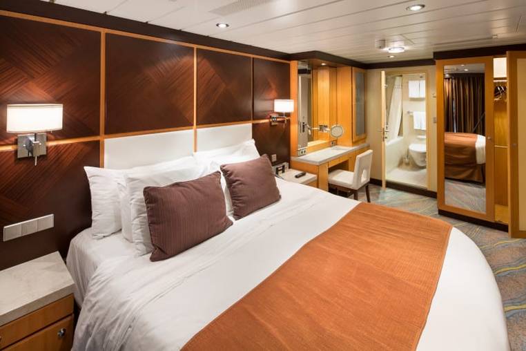 Allure of the Seas Grand Suite - 2 Bedroom (GT) bedroom, photo 4 of 4