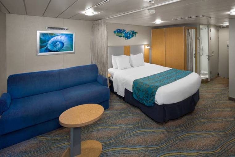 Allure of the Seas Spacious Interior (1R) cabin, photo 3 of 3