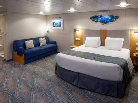 Allure of the Seas Junior Suite - Accessible (J3) cabin, photo 5 of 5