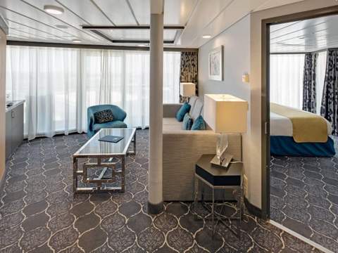 Allure of the Seas Junior Suite (J3) cabin, photo 5 of 5