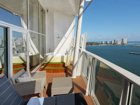 Allure of the Seas Owner's Panoramic Suite - 1 Bedroom (OP) balcony, photo 1 of 2