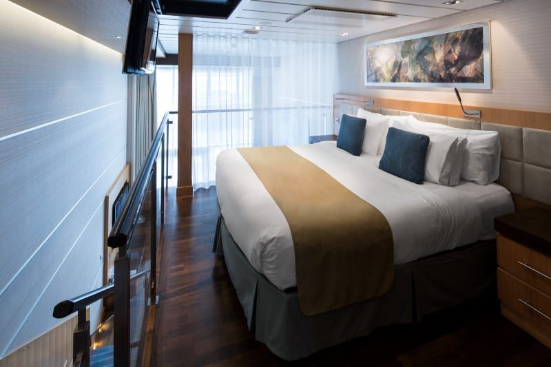 Allure of the Seas Crown Loft Suite (L1) bedroom, photo 2 of 2